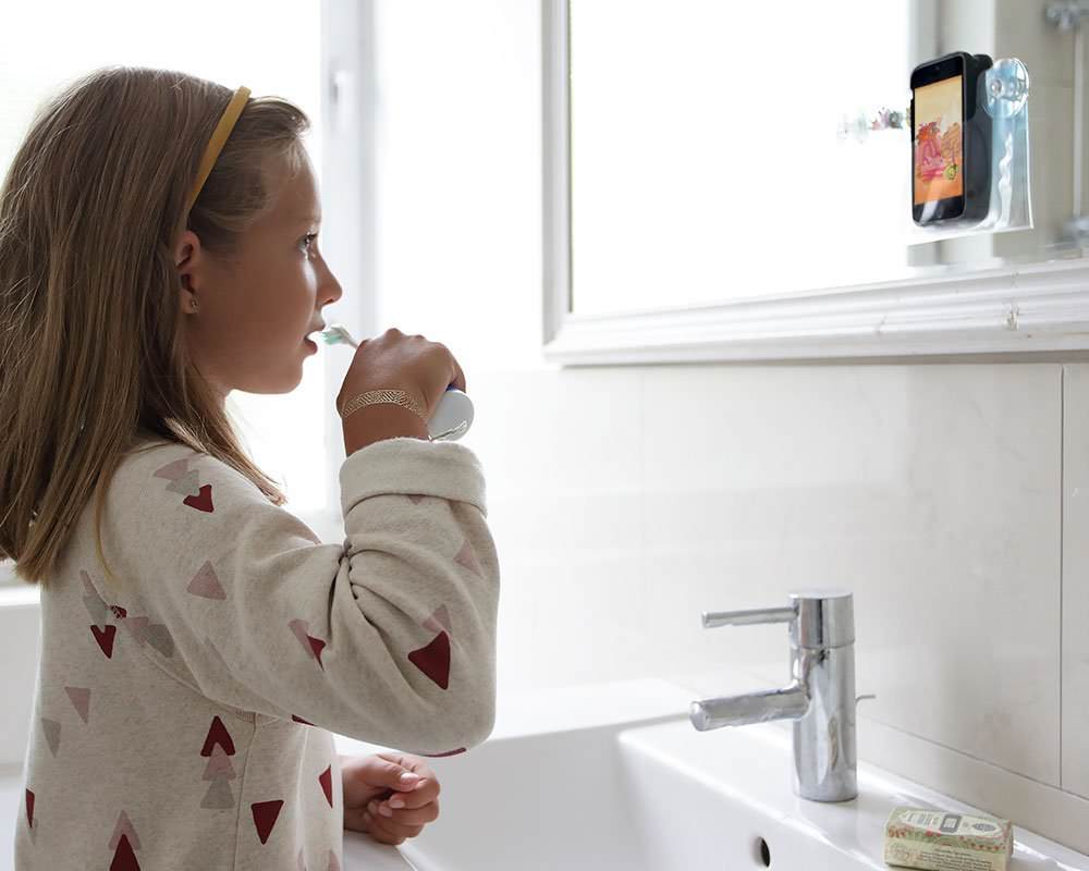 Kinder spielerisch zum Zähneputzen motivieren - Playbrush