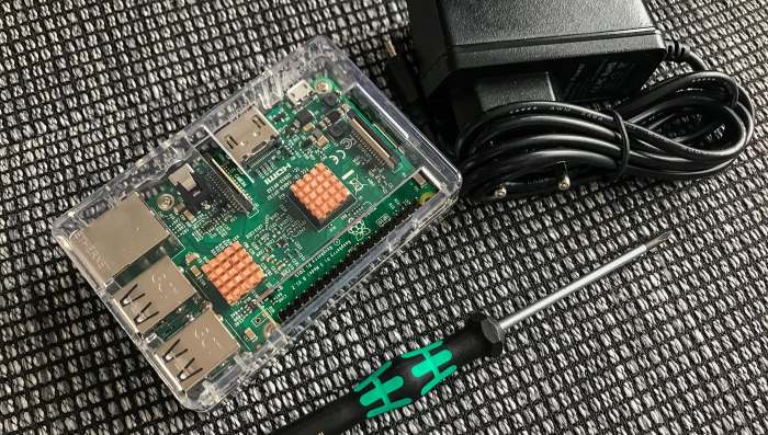 günstiges Gehäuse und Netzteil für den Raspberry Pi2 und Pi3 - Pi Gehäuse2 Small