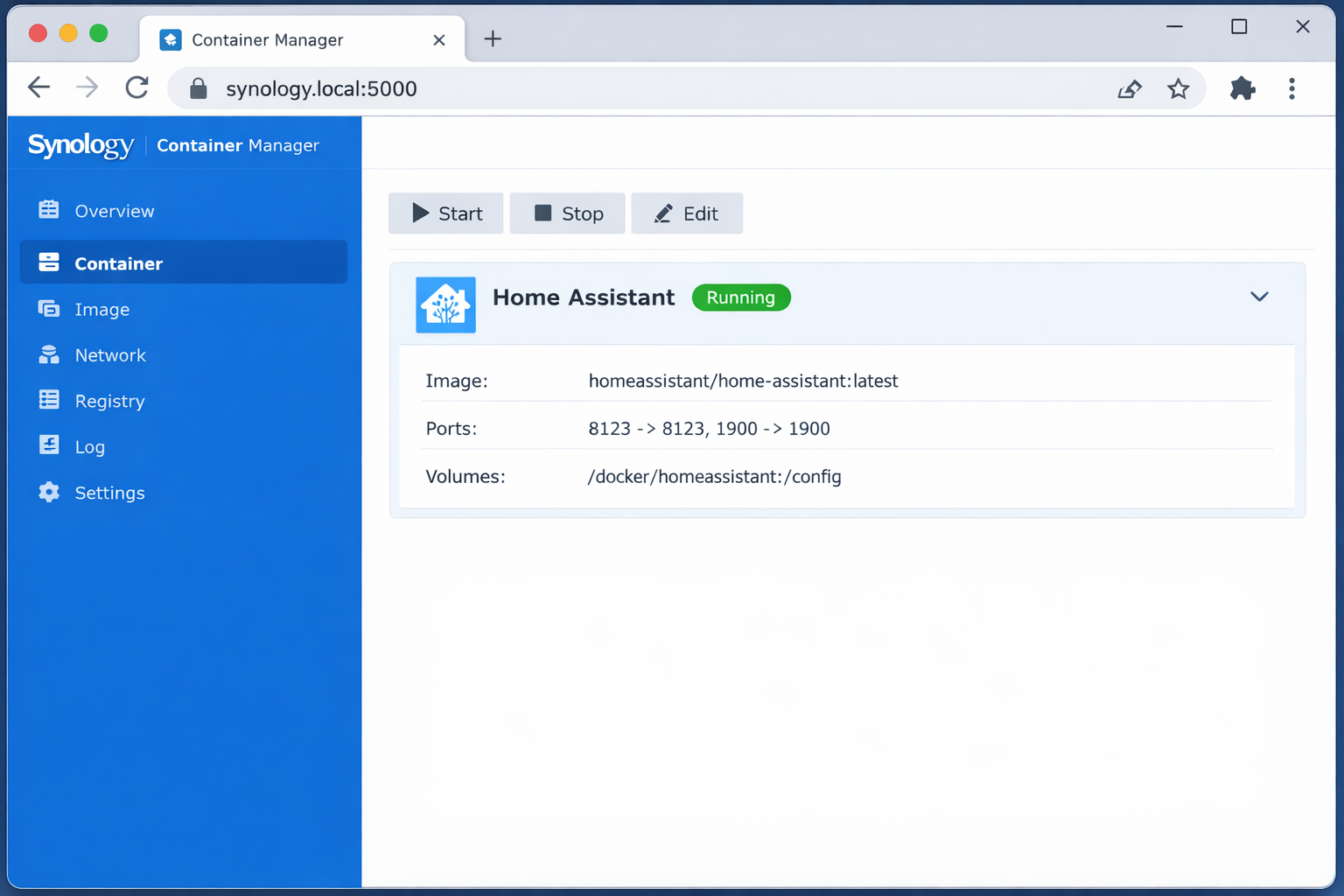 Synology Container Manager Interface mit laufendem Home Assistant Docker Container und Konfigurationsdetails